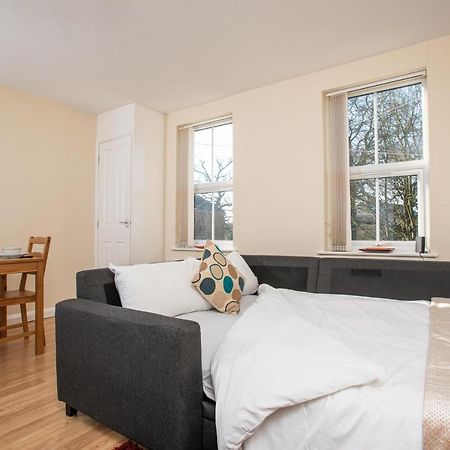 Cowley Spacious Flat With Parking, Oxford Esterno foto