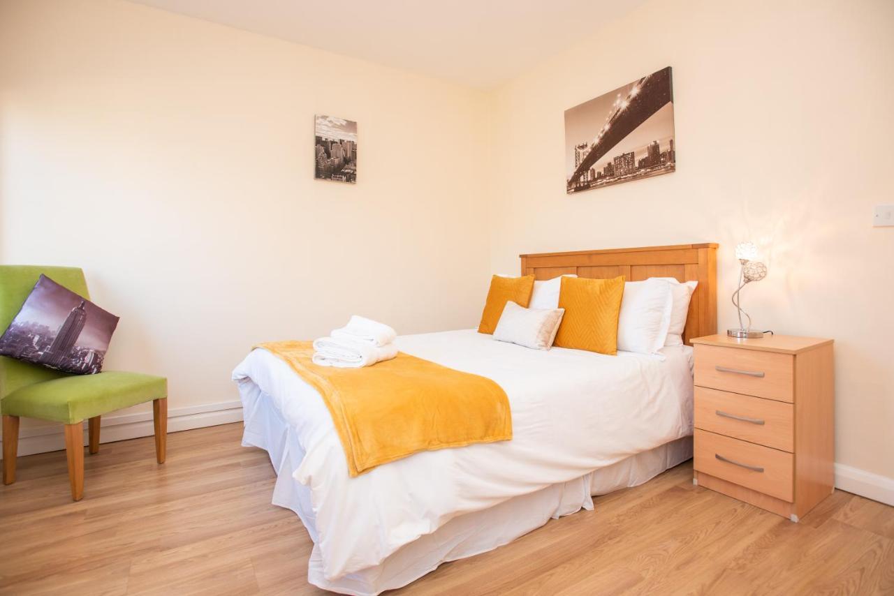 Cowley Spacious Flat With Parking, Oxford Esterno foto