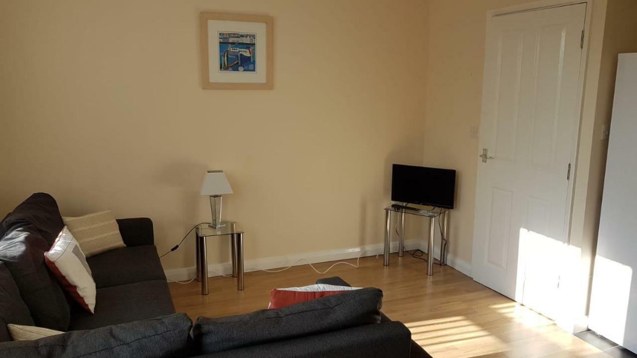 Cowley Spacious Flat With Parking, Oxford Esterno foto