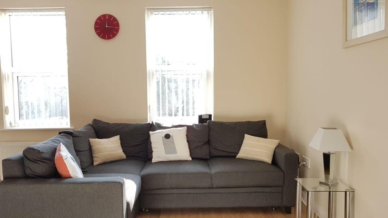 Cowley Spacious Flat With Parking, Oxford Esterno foto