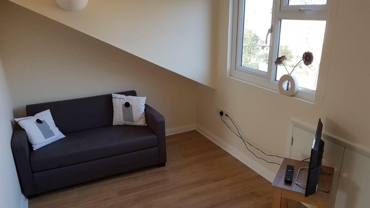 Cowley Spacious Flat With Parking, Oxford Esterno foto